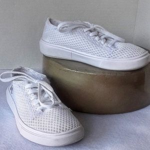 UNDER ARMOUR Girl's Grade School UA Kickit2 Shoe